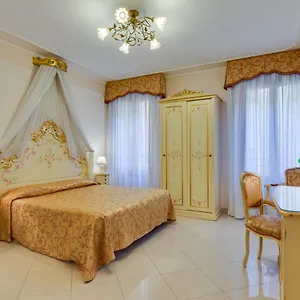 Otel At Leonard