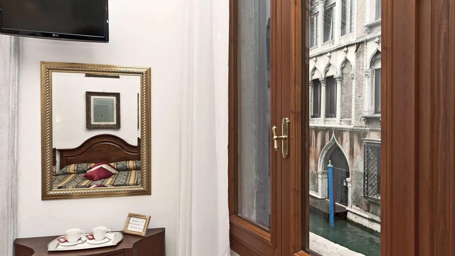 Hotel Alla Fava Venecia 2*,  Italia